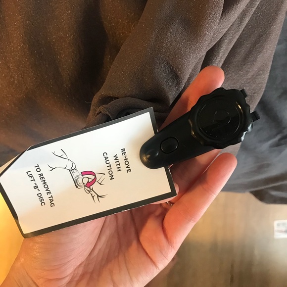 Black tie wedding guest - Picture 4 of 5